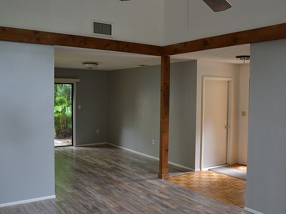 2nd image of 2505 Nightingale Ln