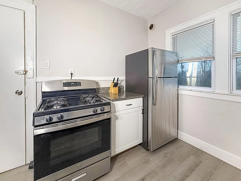 1427 Calvert Ave — Photo 26