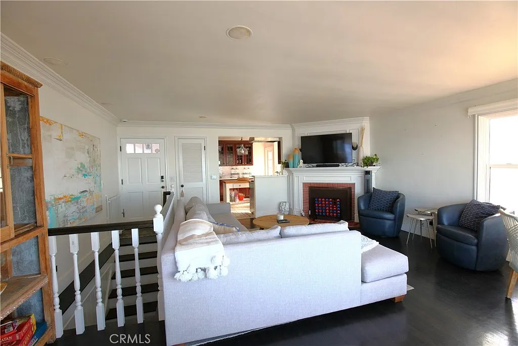 4 bed, 2166 sqft, $30,000 — Photo 3