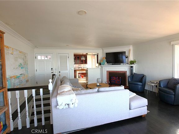3rd image of 1061 Gaviota Dr