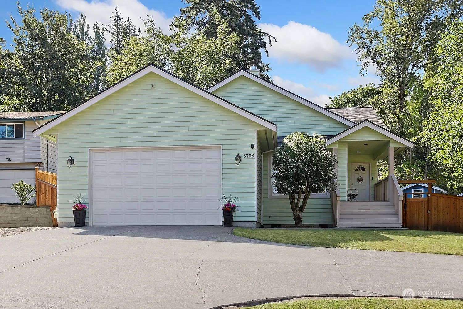3708 Lakeway Drive photo 1