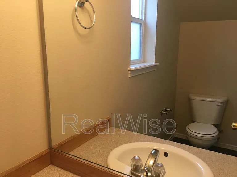 2621 NW Cedar Ave #4 — Photo 8