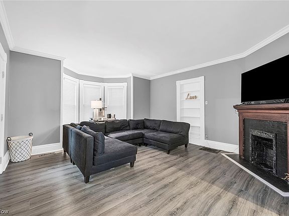 4th image of 2482 2nd St