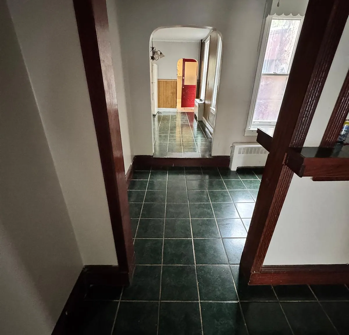 3 bed, 1.5 bath, 1082 sqft, $1,400 — Photo 2