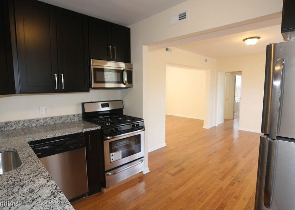 1st image of 6209 N Ravenswood Ave #3