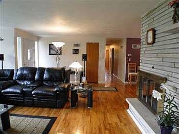 5th image of 16290 Merson Ct
