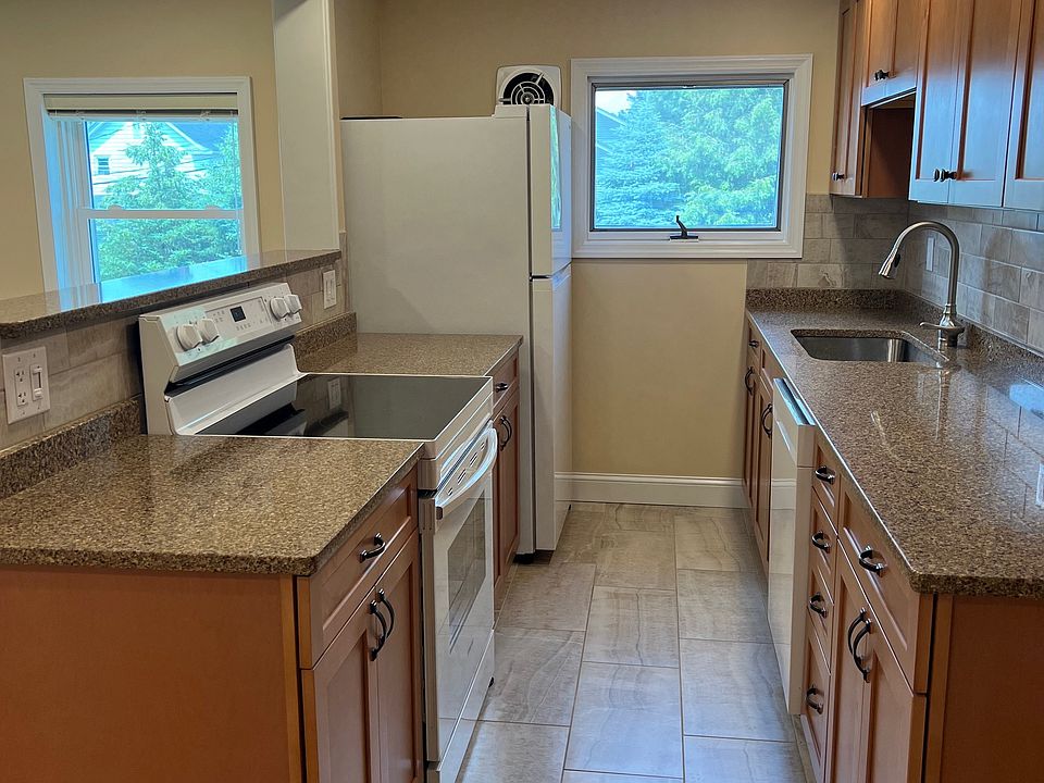 Galley Kitchen, Granite countertops