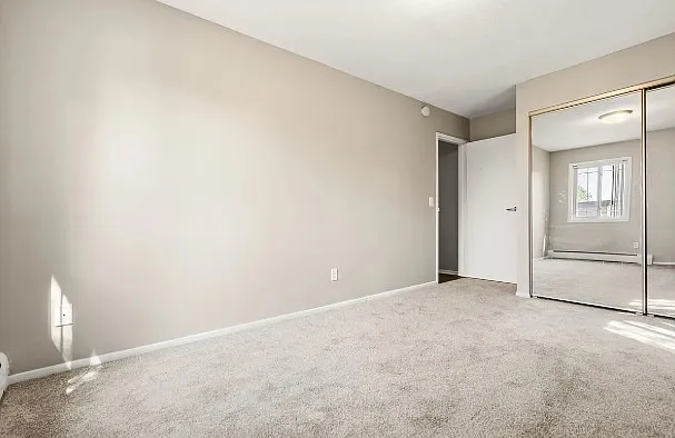 Granite City Apartments — Photo 9