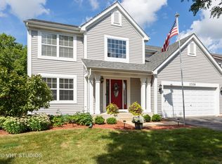 2308 Handley Ln, Aurora, IL 60502