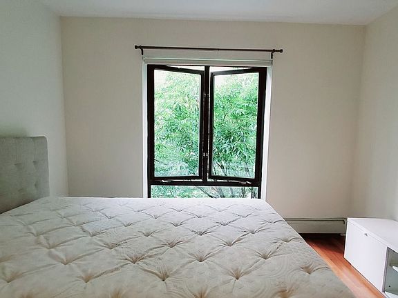 3rd image of 225 E 58th St APT 3a