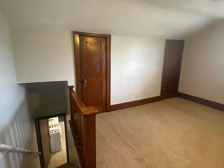 1913-1915 Underwood St--Redearth — Photo 11