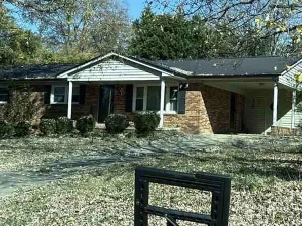 2518 Woodbridge Dr, Gastonia, NC 28056
