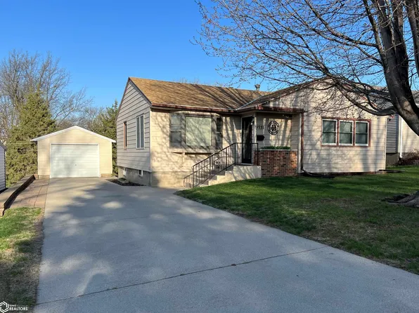 1737 Salinger Ave, Carroll, IA 51401