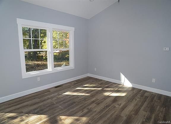 5th image of 410 Primrose Dr