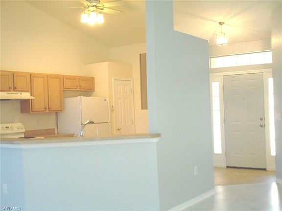 3rd image of 907 NE 11th St