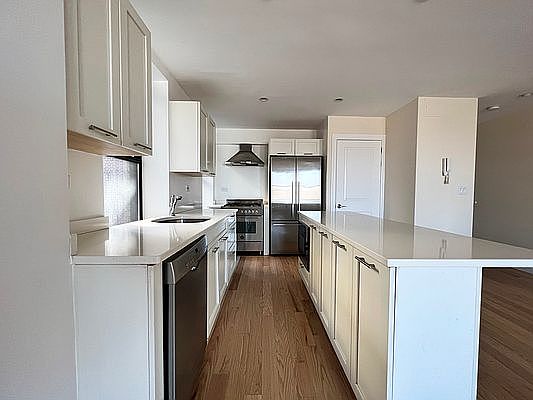 2nd image of 147 W 79th St #16D