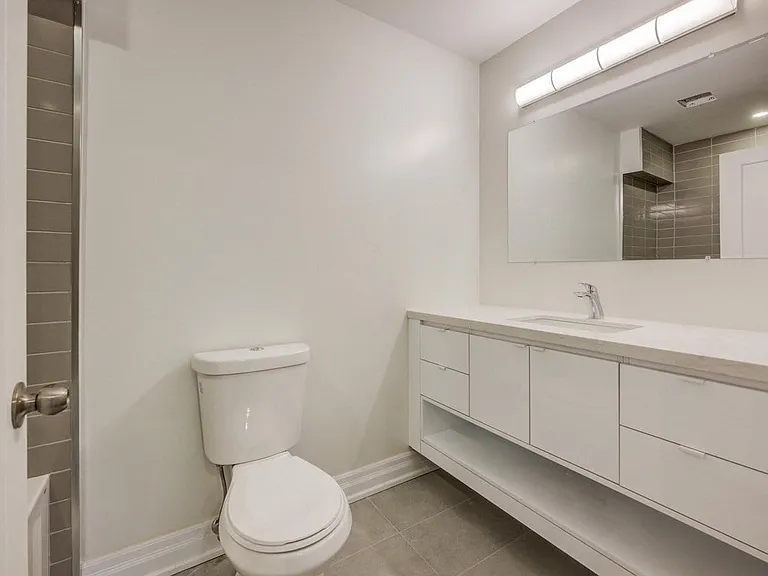 155 Charlton Ave E — Photo 20