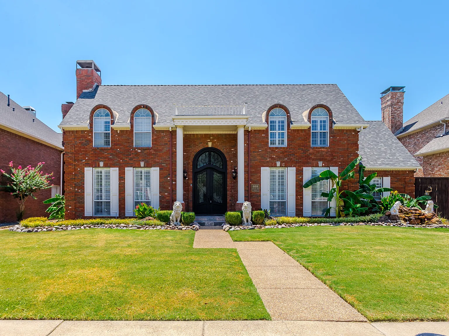 4 bed, 3.5 bath, 3279 sqft, $6,000 — Photo 2