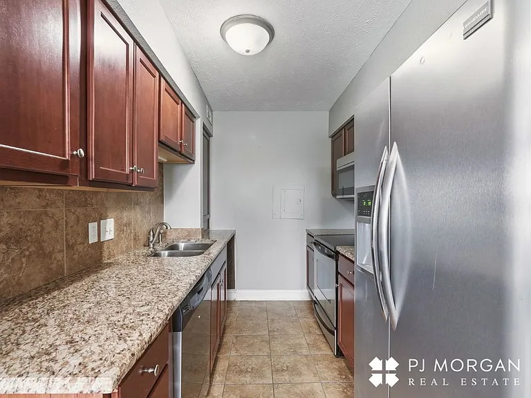 Mill Pointe — Photo 95