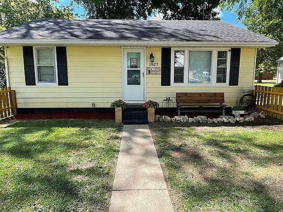3rd image of 1927 Hathaway Ave