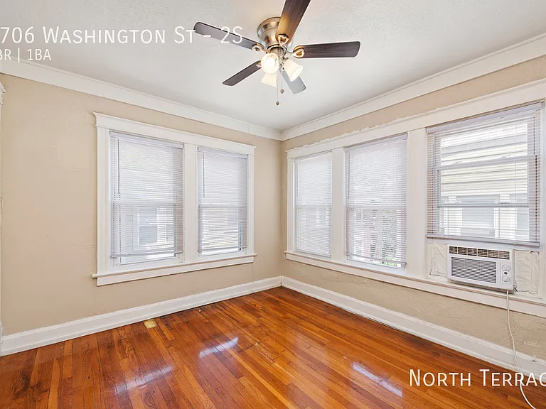 3706 Washington St #2S — Photo 9