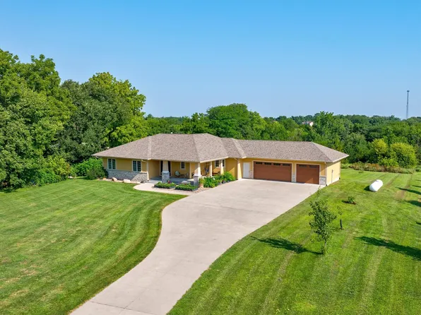 5737 Ford St, Norwalk, IA 50211