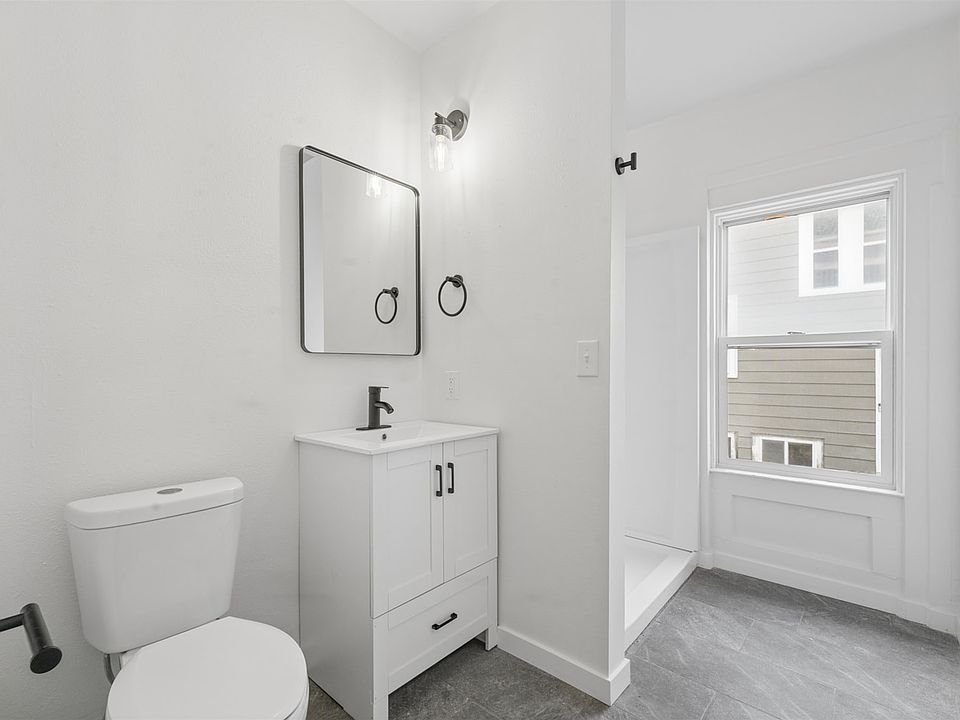 1st image of 840 Jackson St #3