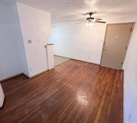 3rd image of 4145 Magnolia Ave #14