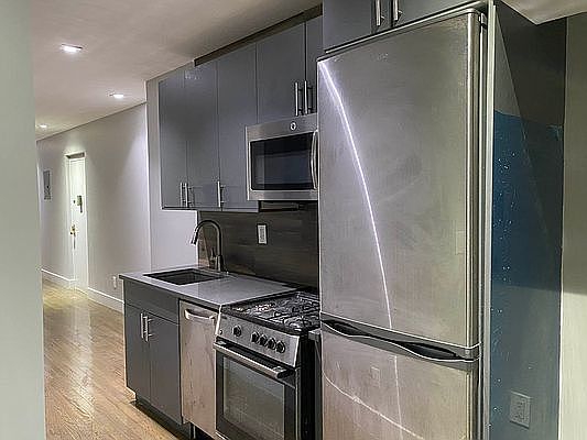 2nd image of 419 E 114th St #1E