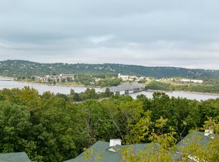 219 Point Seven Rd UNIT 10, Kimberling City, MO 65686