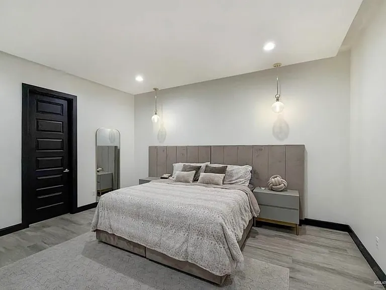 2202 Mirabelle St — Photo 11