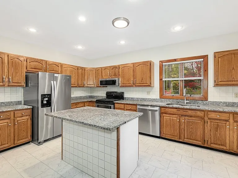 90 E Main St #1 — Photo 13