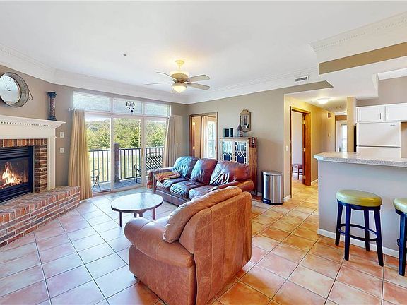 2nd image of 1287 Gardens Circle Dr #2A