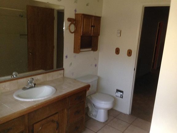 4th image of 609 White Fir Ln