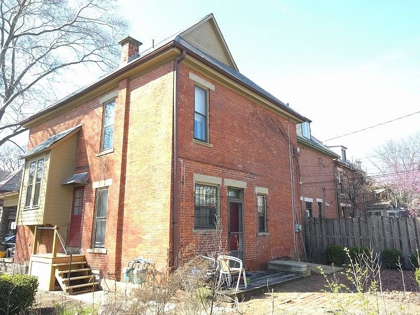 2nd image of 1022 Neil Ave #2