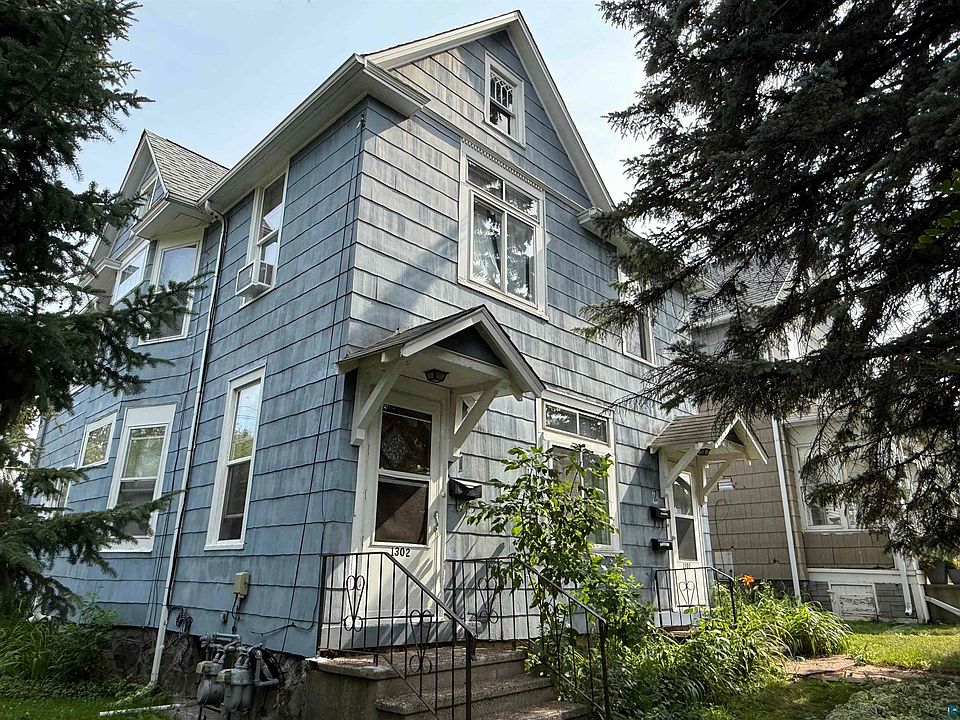 1st image of 1302 W 1st St