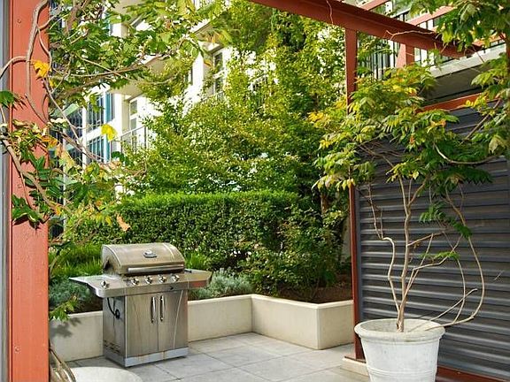 Community Grilling Deck