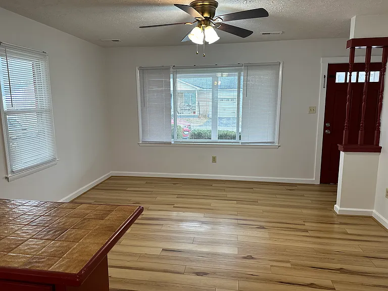 103 Leesway Ct — Photo 5