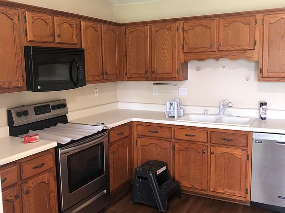 4th image of 10713 Oak Leaf Dr