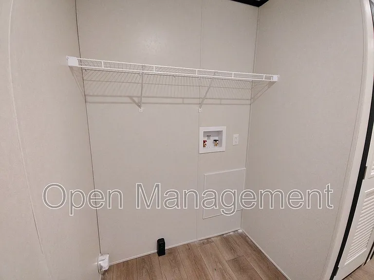 136 Erin Ln — Photo 16