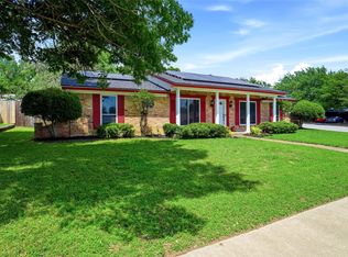 853 Spring Lake Dr, Bedford, TX 76021