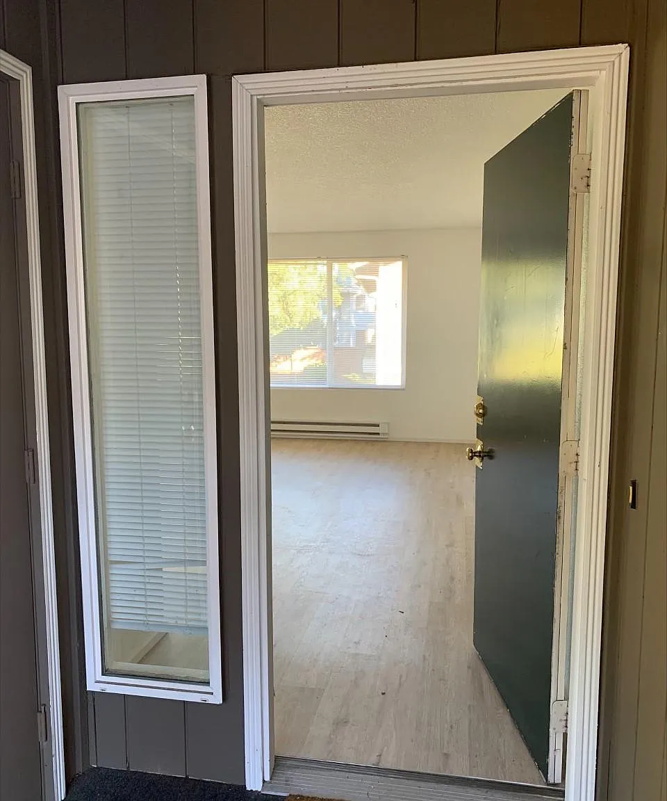 2 bed, 800 sqft, $1,845 — Photo 2