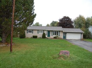 11305 Main Rd, Fenton, MI 48430