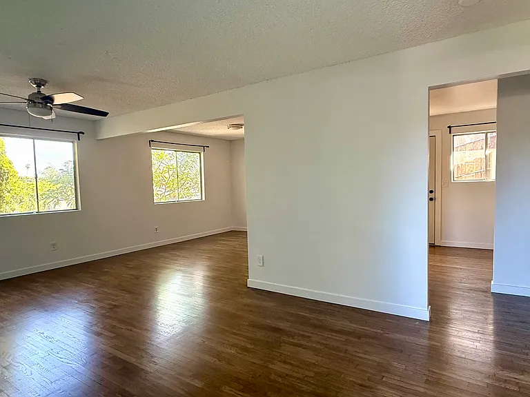 4123 Van Horne Ave — Photo 3