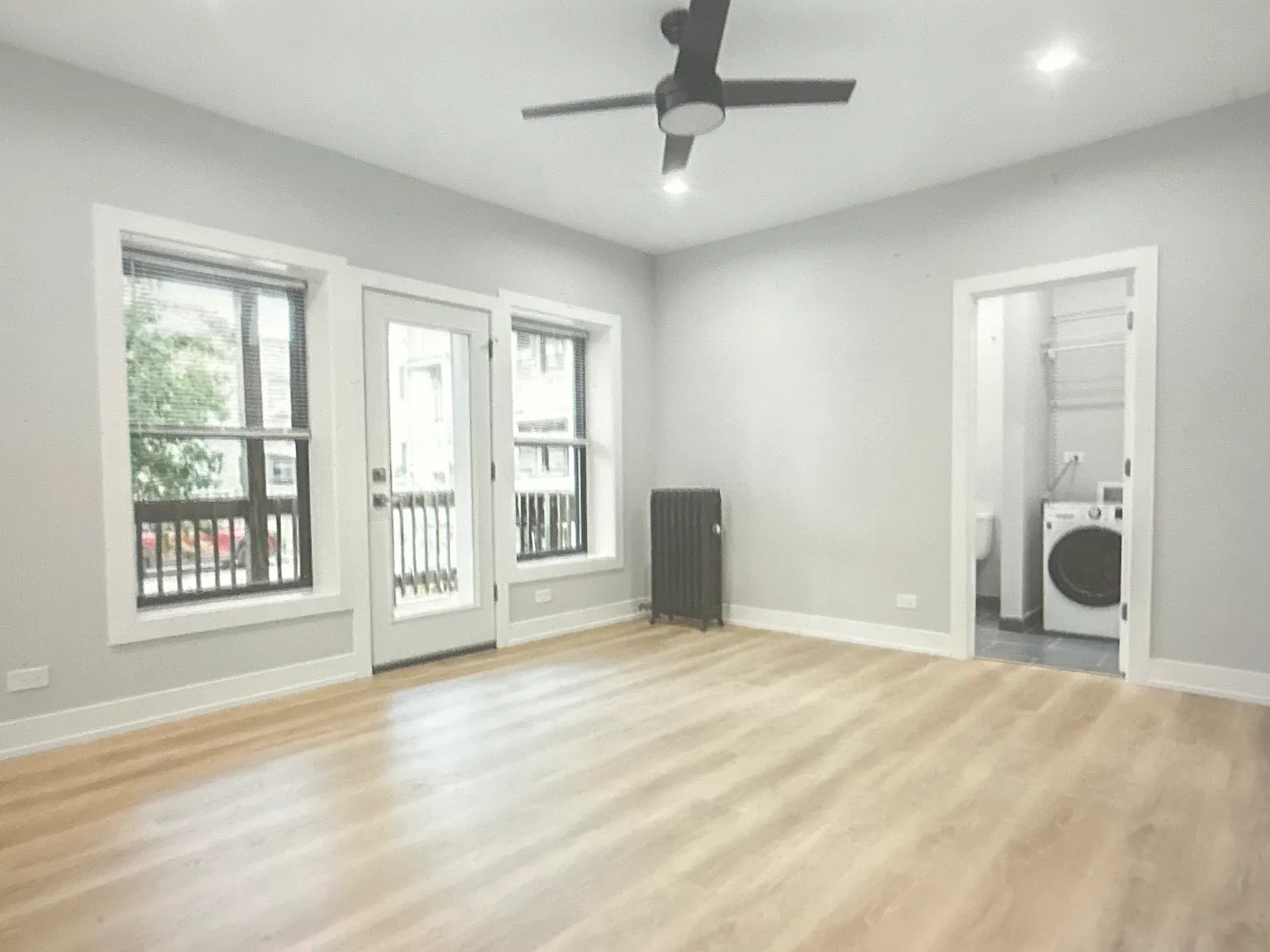 2 bed, 830 sqft, $2,400 — Photo 1