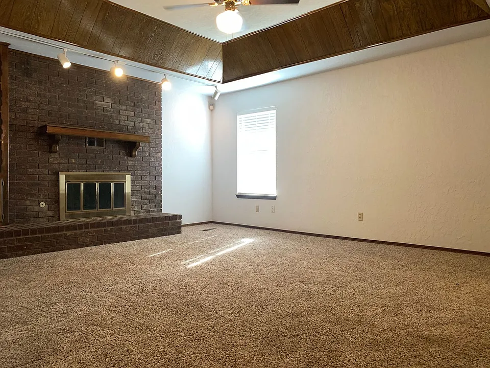 518 Garland Ct