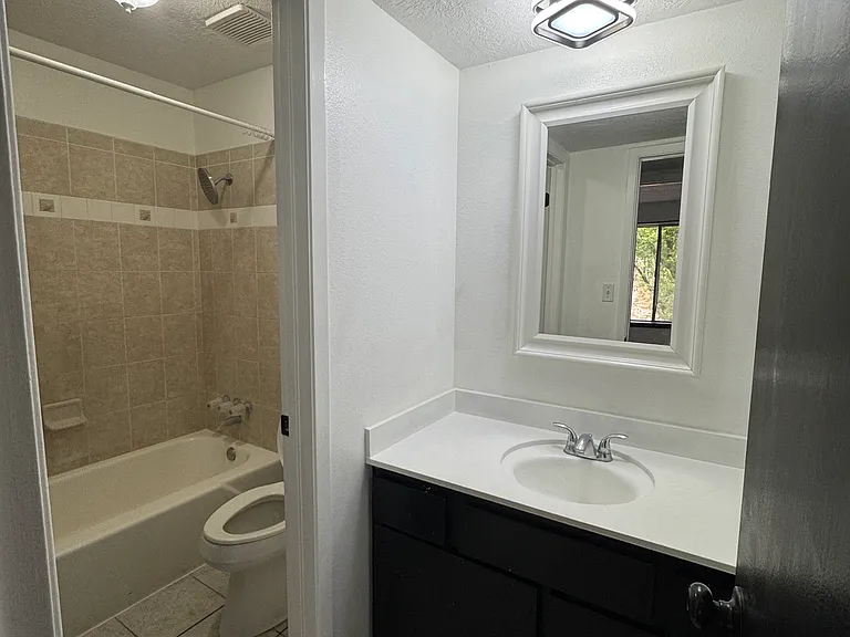 5402 S Willow Ln #E — Photo 9