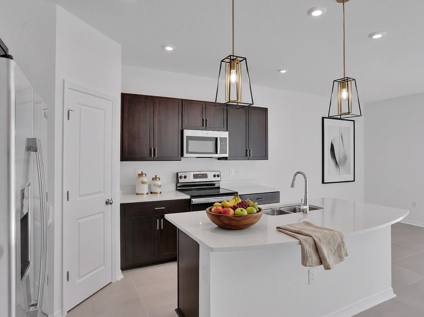 Brand New Move-In Ready Townhome with Pool Access in Annie's Walk Near JAX Airport! — Photo 2