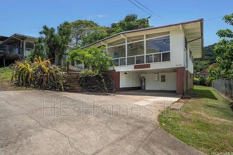 3 bed, 2.0 bath, 1128 sqft, $4,100 — Photo 2