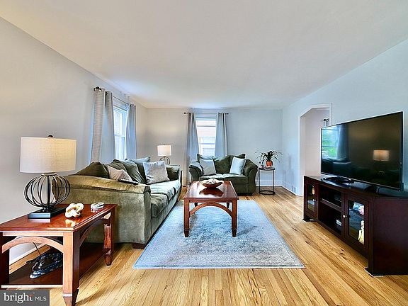 5th image of 524 Glenfield Ave